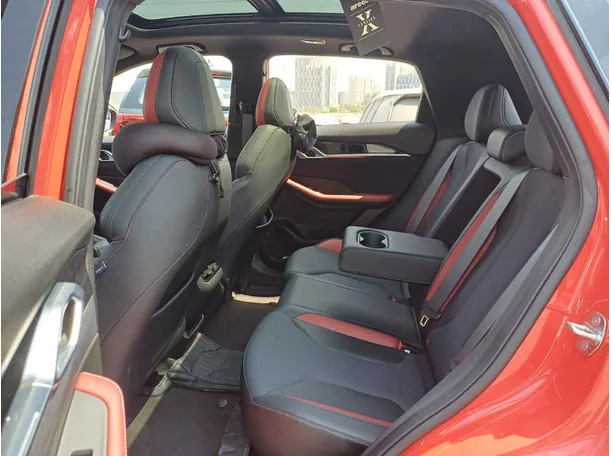 Car image 13