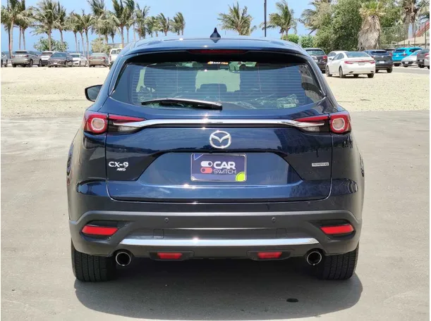 Car image 6