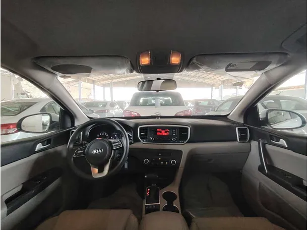 Car image 17