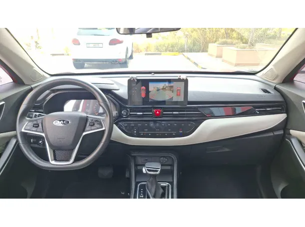 Car image 14