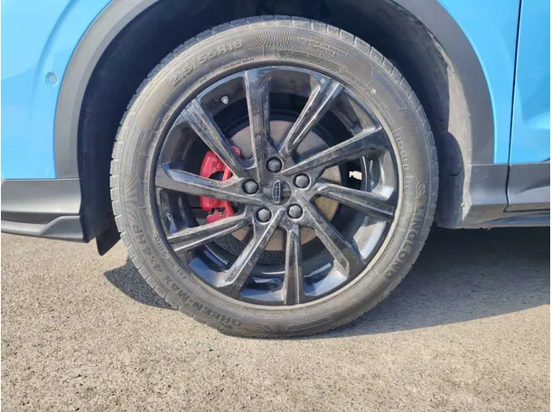 Car image 9