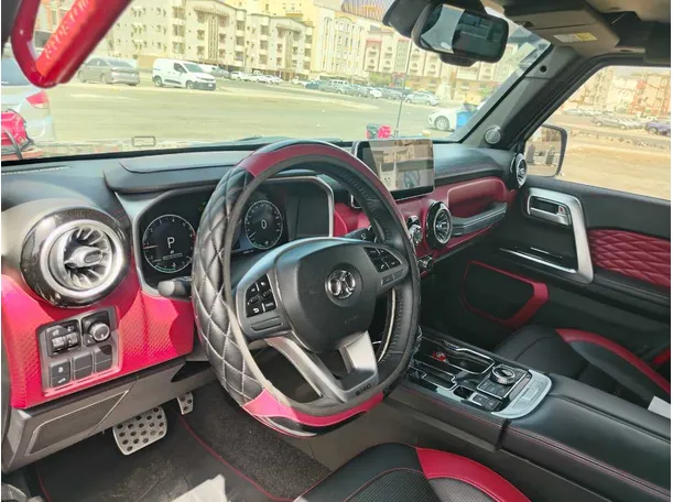 Car image 14