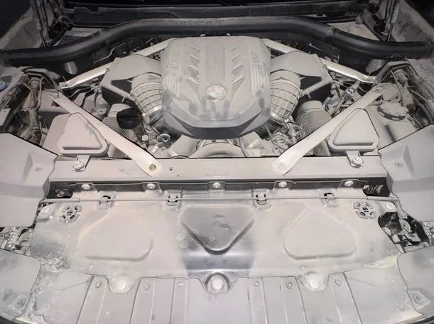 Car image 27