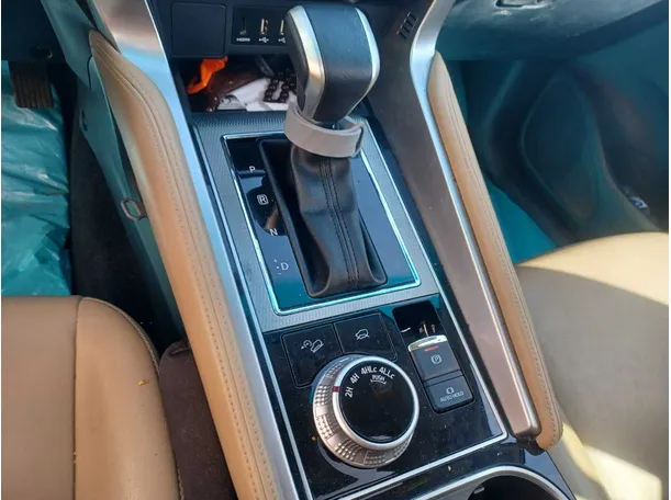 Car image 17