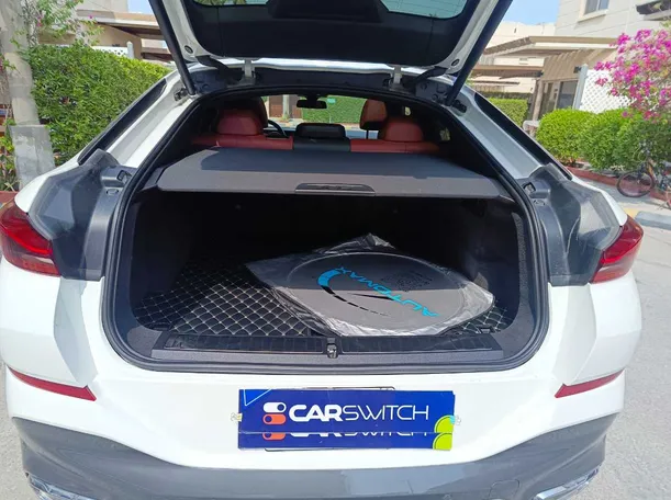 Car image 32