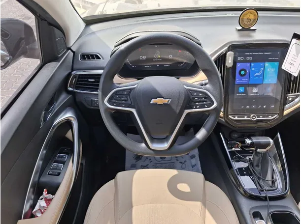 Car image 14