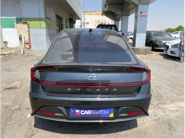 Car image 6