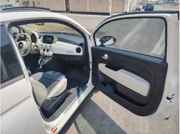 Car image 14