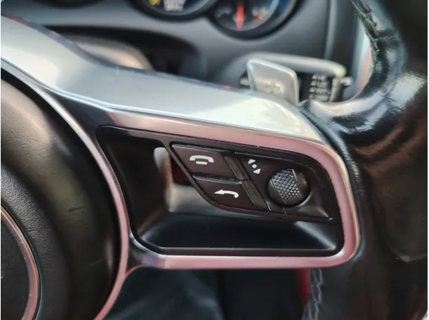 Car image 25