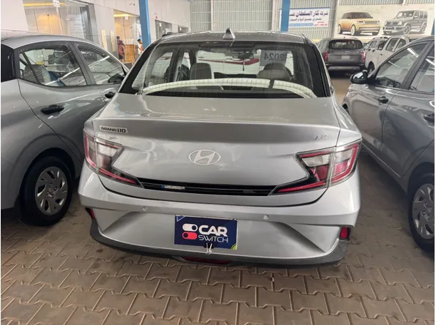 Car image 5