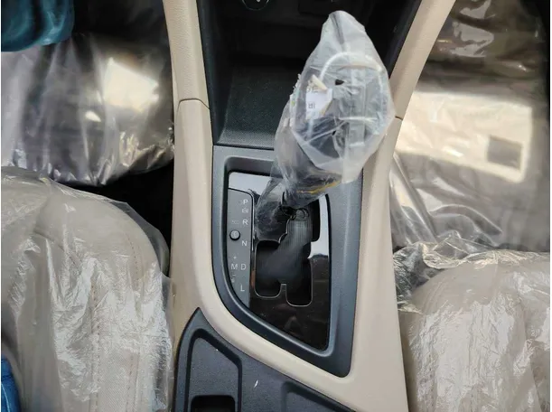 Car image 34