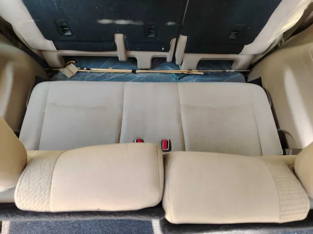 Car image 32