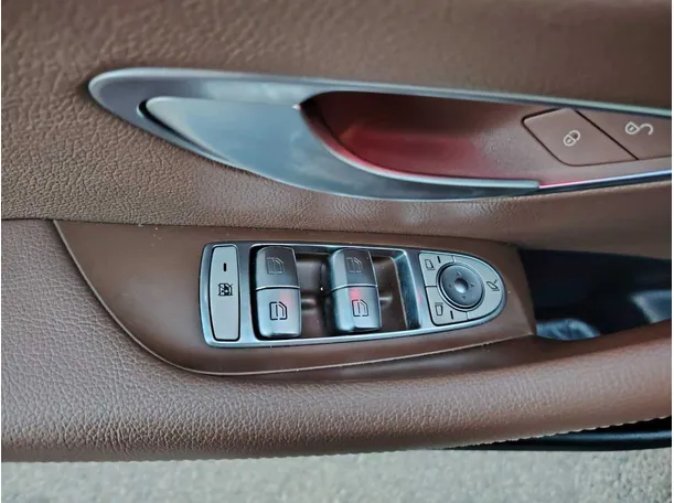 Car image 36