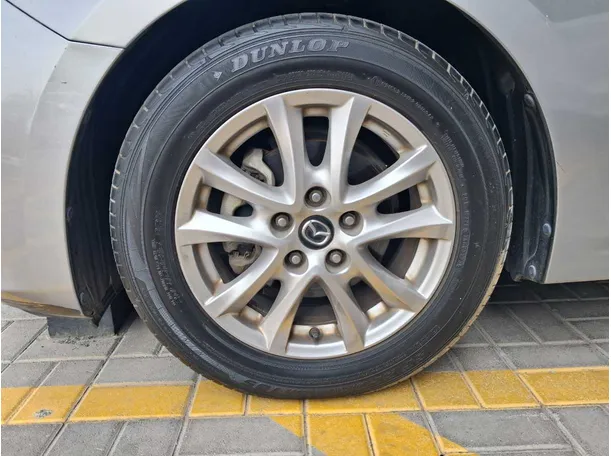 Car image 7
