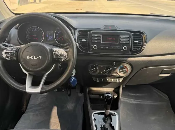 Car image 15