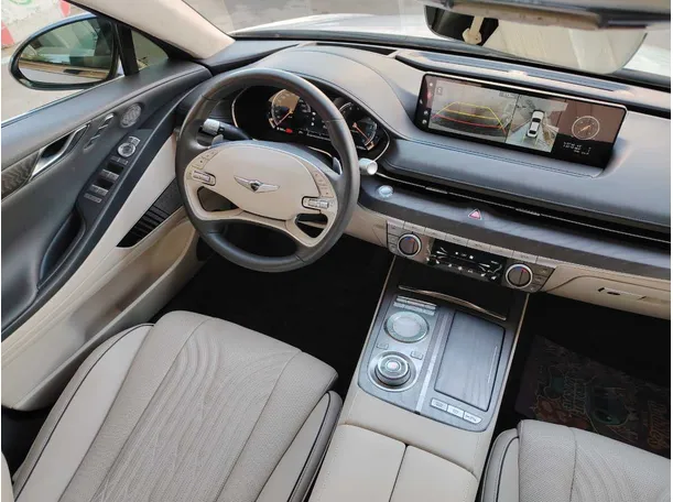 Car image 24