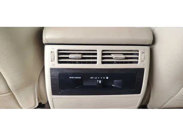 Car image 28