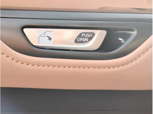 Car image 28