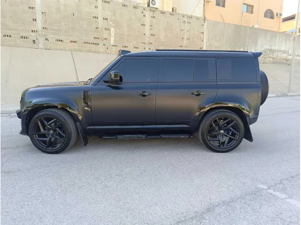 Car image 9