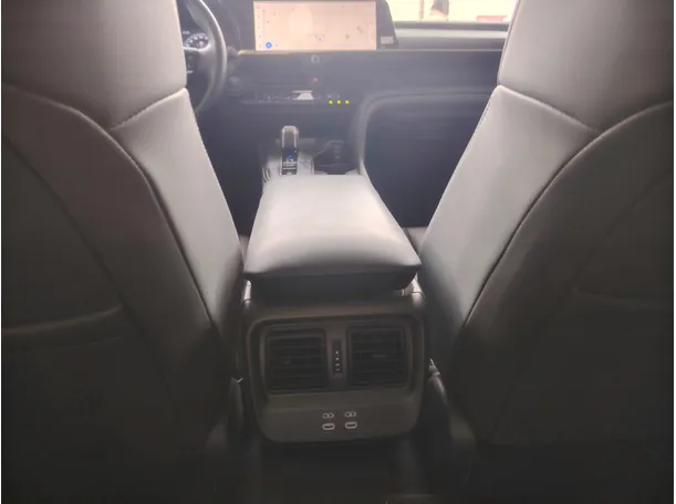 Car image 35