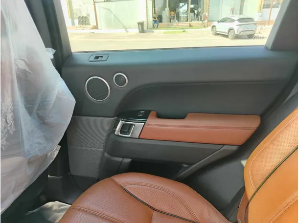 Car image 20