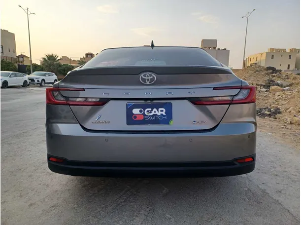 Car image 6