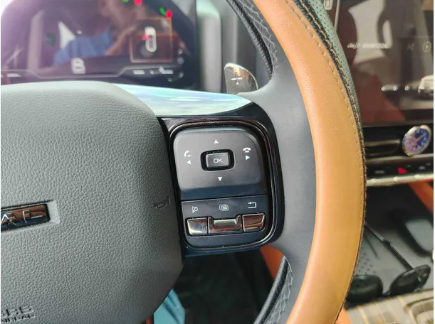Car image 28