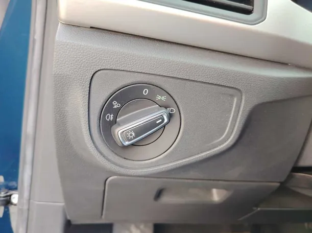 Car image 35
