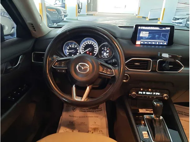 Car image 14