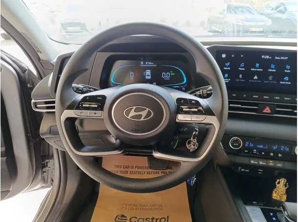 Car image 14