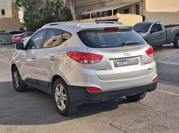 Car image 7