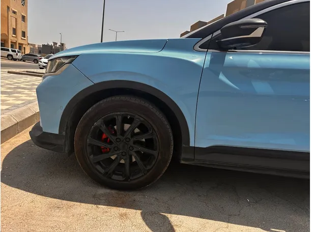 Car image 9