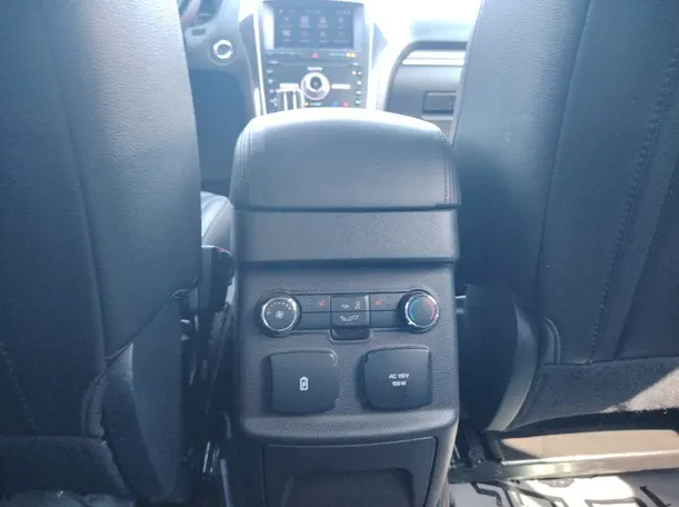 Car image 26