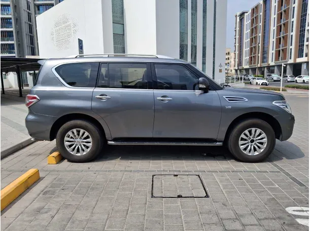 Car image 8