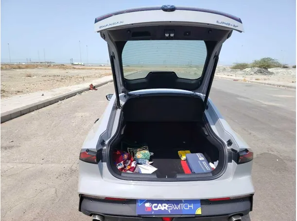 Car image 30
