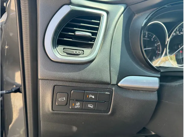 Car image 28