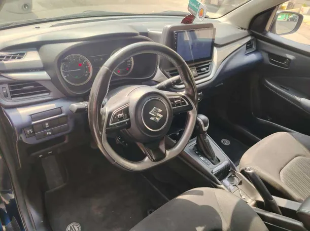 Car image 11