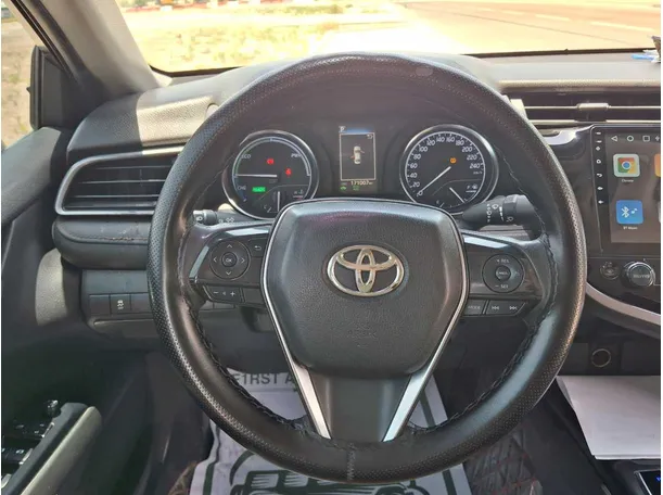 Car image 16