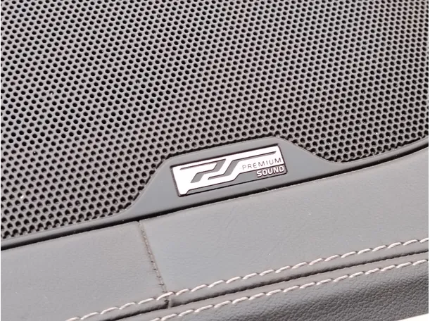 Car image 35