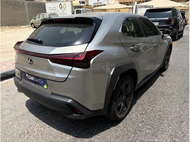 Car image 5