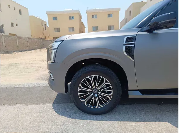 Car image 9