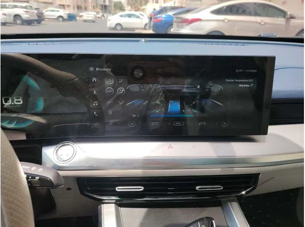Car image 25