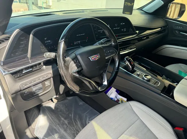Car image 10
