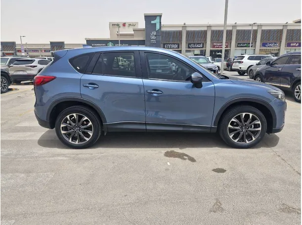 Car image 4