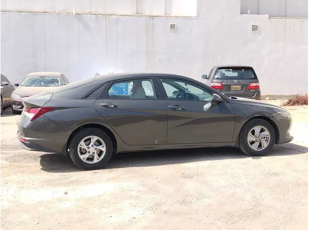 Car image 4