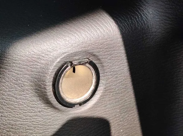 Car image 35