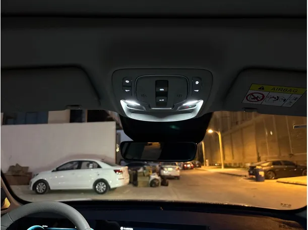 Car image 25