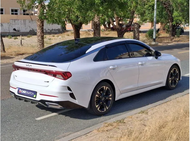 Car image 5