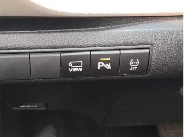 Car image 27