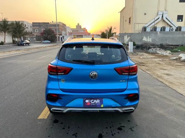 Car image 6